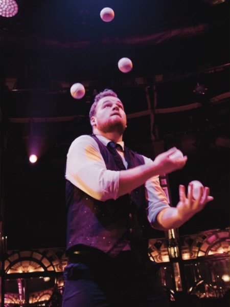 Spencer Androli juggling